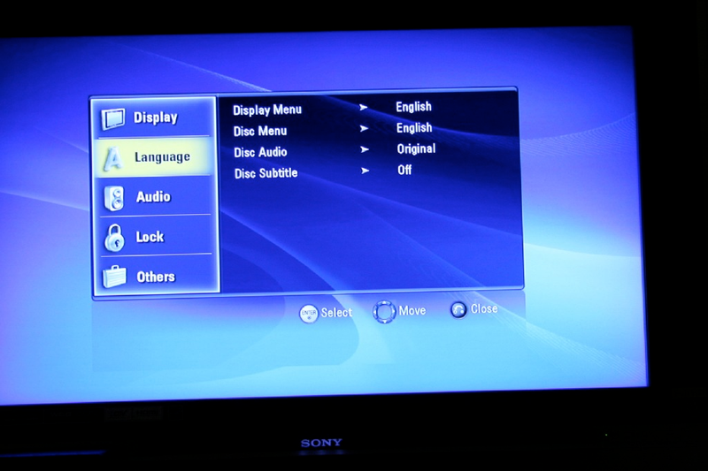 Illustration for article titled First Review: LG BH100 Hybrid Blu-Ray/HD-DVD Player (Verdict: Format War Still Blazing)